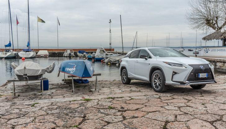 [VIDEO ]Lexus RX 450h, il SUV con 3 motori e 313CV nella nostra prova - Foto 24 di 38