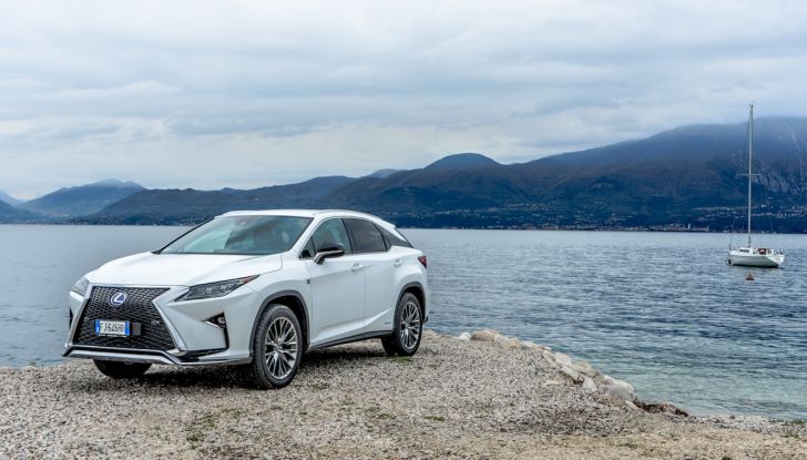 [VIDEO ]Lexus RX 450h, il SUV con 3 motori e 313CV nella nostra prova - Foto 3 di 38