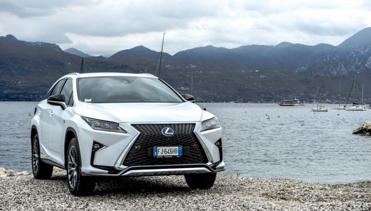 [VIDEO ]Lexus RX 450h, il SUV con 3 motori e 313CV nella nostra prova - Foto 1 di 38