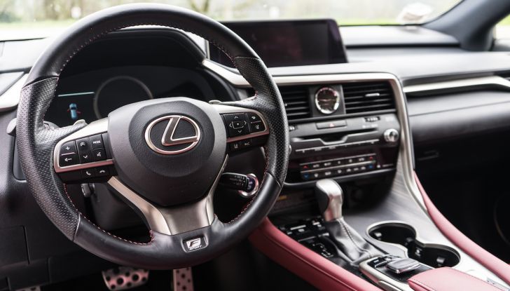 [VIDEO ]Lexus RX 450h, il SUV con 3 motori e 313CV nella nostra prova - Foto 31 di 38