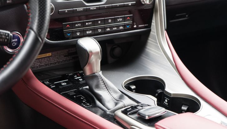 [VIDEO ]Lexus RX 450h, il SUV con 3 motori e 313CV nella nostra prova - Foto 32 di 38