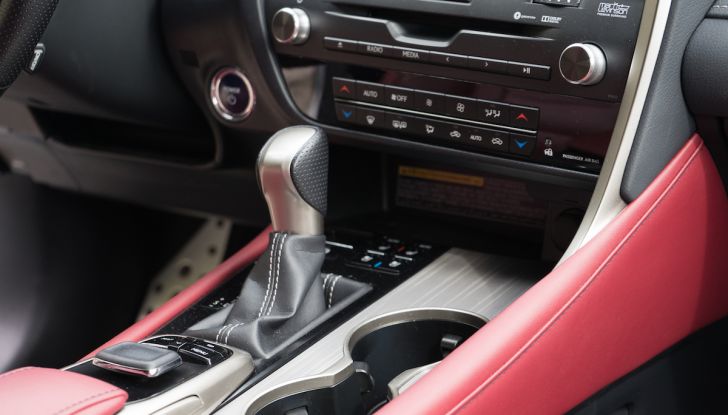 [VIDEO ]Lexus RX 450h, il SUV con 3 motori e 313CV nella nostra prova - Foto 9 di 38