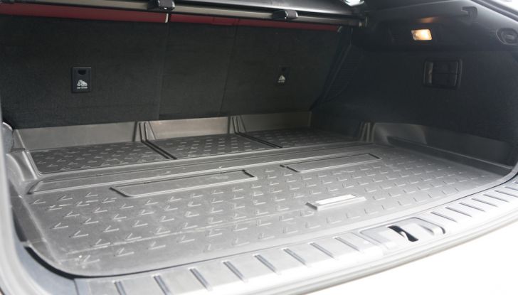 [VIDEO ]Lexus RX 450h, il SUV con 3 motori e 313CV nella nostra prova - Foto 35 di 38