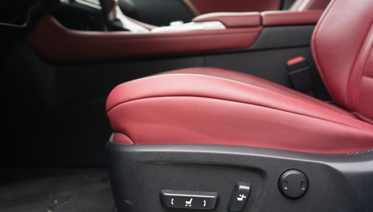 [VIDEO ]Lexus RX 450h, il SUV con 3 motori e 313CV nella nostra prova - Foto 38 di 38