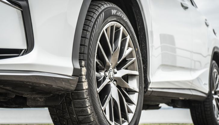 [VIDEO ]Lexus RX 450h, il SUV con 3 motori e 313CV nella nostra prova - Foto 10 di 38