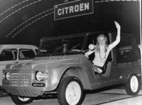 La Mehari: un’auto rivoluzionaria con materiali innovativi