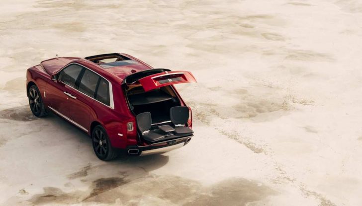 Rolls-Royce Cullinan, il suv più lussuoso del mondo - Foto 2 di 14