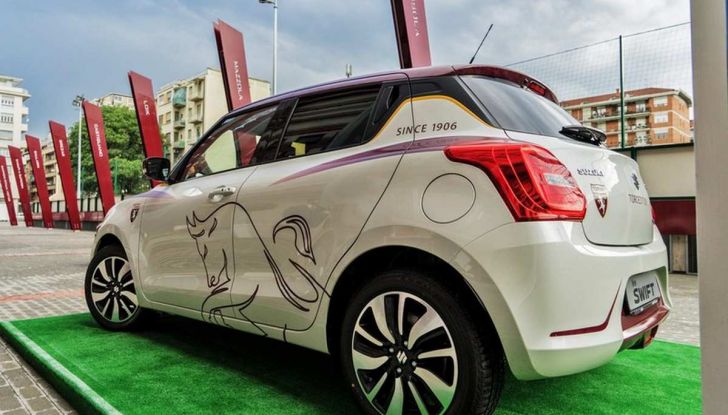 Suzuki SWIFT Toro Edition per Walter Mazzarri, allenatore del Torino - Foto 2 di 6