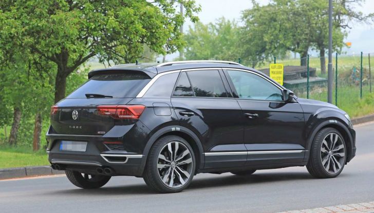Volkswagen T-Roc R, primi test per la variante sportiva - Foto 13 di 15