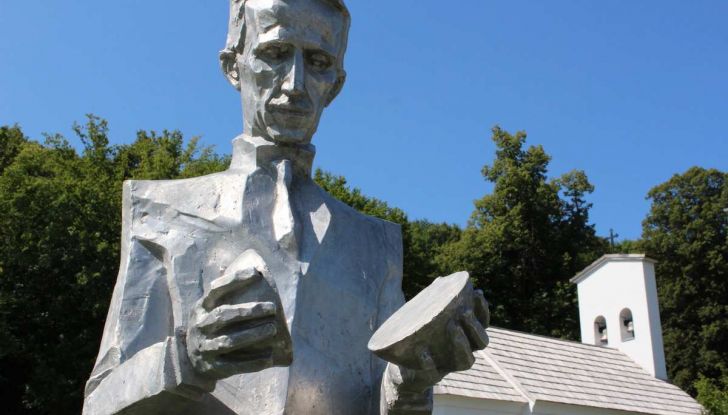 On The Traces of Tesla: un viaggio europeo in elettrico per conoscere Nikola Tesla - Foto 1 di 18