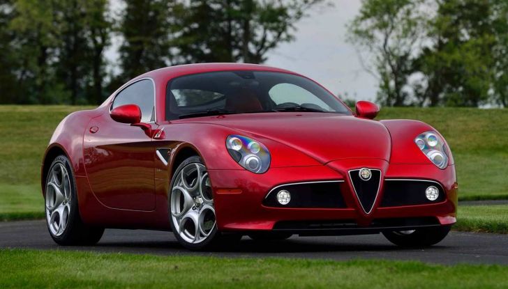 Alfa Romeo 8C, la supercar da 700 CV con motore elettrico - Foto 6 di 9