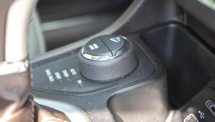 Test Drive Jeep Cherokee Overland, la prova del MultiJet da 200CV con 4×4 - Foto 14 di 27