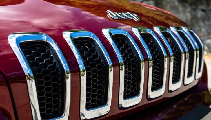 Test Drive Jeep Cherokee Overland, la prova del MultiJet da 200CV con 4×4 - Foto 12 di 27