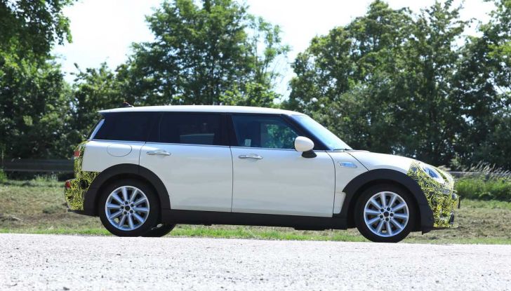 MINI Clubman, il facelift che introduce nuovi gruppi ottici - Foto 6 di 16