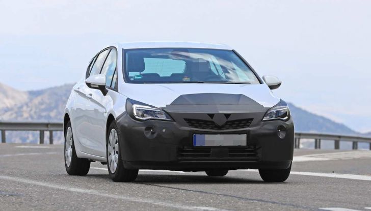 Opel Astra Facelift 2018, si avvicina il debutto della segmento C tedesca - Foto 17 di 20