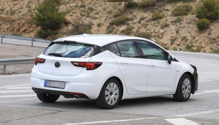 Opel Astra Facelift 2018, si avvicina il debutto della segmento C tedesca - Foto 18 di 20