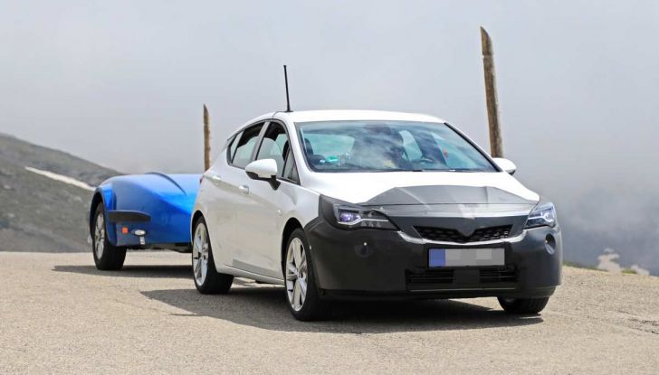 Opel Astra Facelift 2018, si avvicina il debutto della segmento C tedesca - Foto 2 di 20
