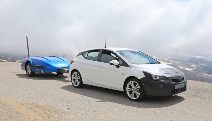 Opel Astra Facelift 2018, si avvicina il debutto della segmento C tedesca - Foto 1 di 20