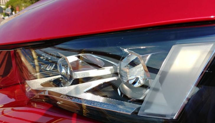 Test Drive Peugeot 508 2018: la berlina di lusso tra comfort e prestazioni - Foto 4 di 17