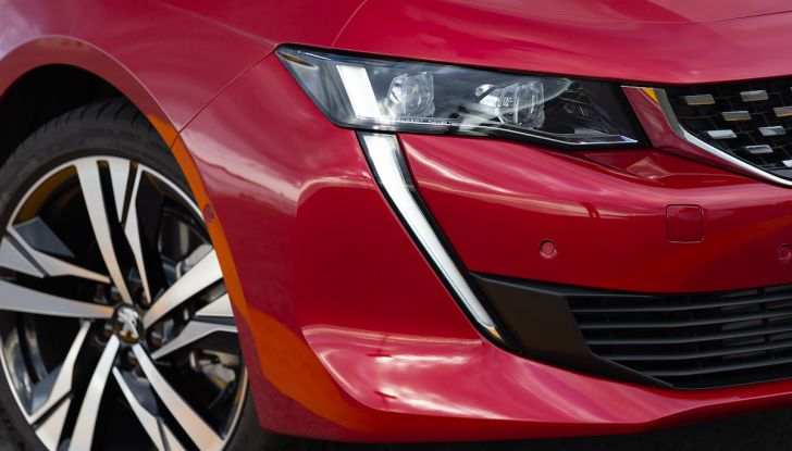 Test Drive Peugeot 508 2018: la berlina di lusso tra comfort e prestazioni - Foto 16 di 17