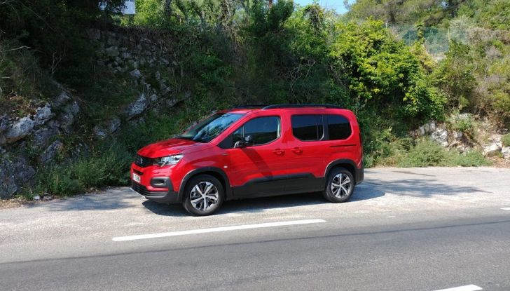 Prova nuovo Peugeot Rifter 2018: il multispazio pronto a tutto - Foto 11 di 22