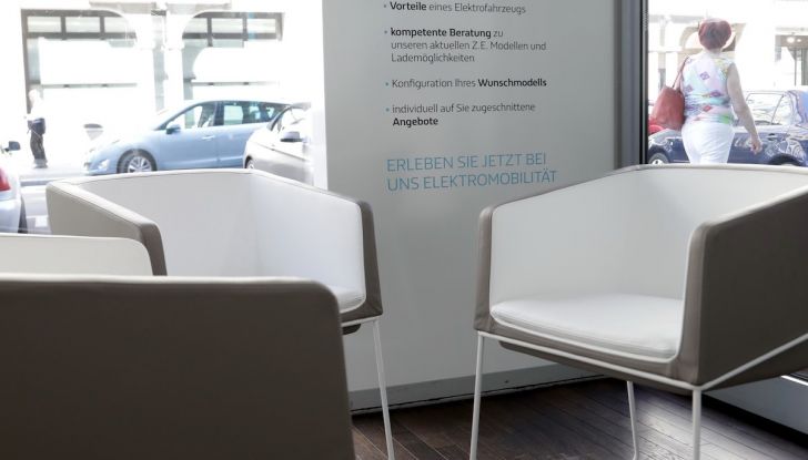 Renault Electric Vehicle Experience Center al debutto a Berlino - Foto 14 di 18