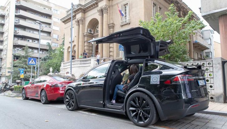 Tesla Model X prova su strada