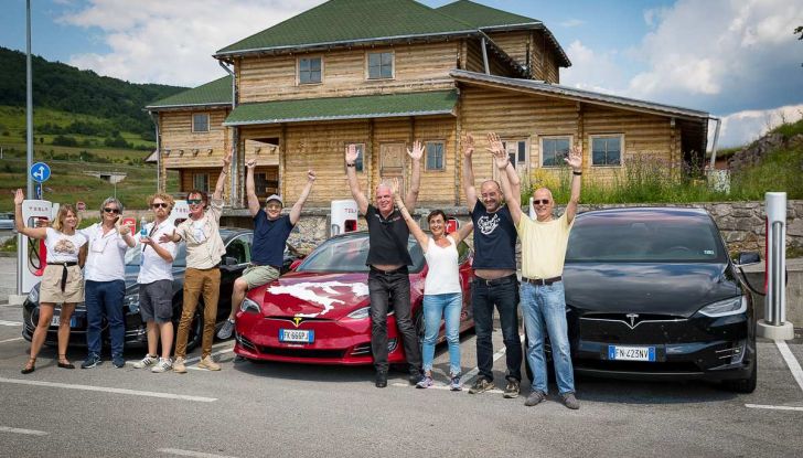 Tesla Model X prova su strada, autonomia, tempi di ricarica e optional - Foto 26 di 35