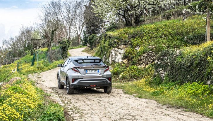 [VIDEO] Toyota C-HR 2018, La nostra prova dell’Hybrid SUV da 26Km/l - Foto 32 di 36
