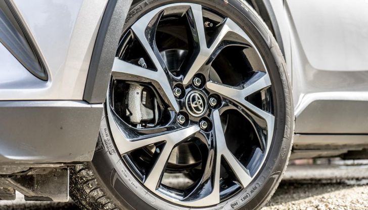 [VIDEO] Toyota C-HR 2018, La nostra prova dell’Hybrid SUV da 26Km/l - Foto 5 di 36