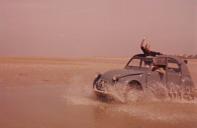 Citroën 2 CV: La “Toute Petite Voiture” - Foto 6 di 14