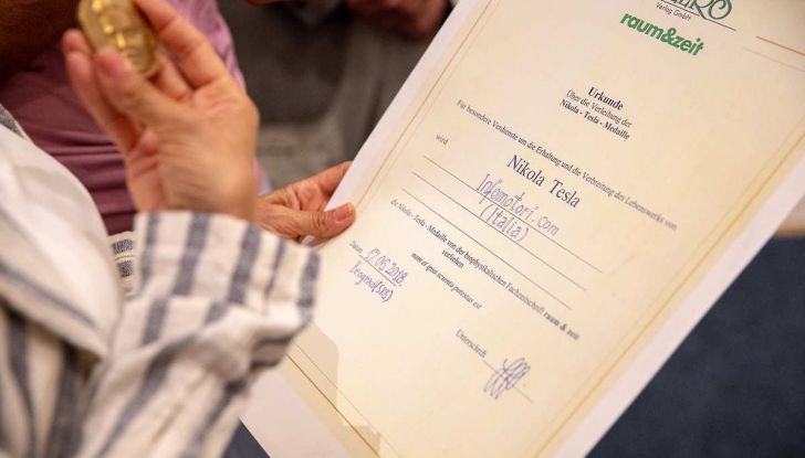 Infomotori.com premiato dalla rivista Raum&Zeit per il viaggio-tributo in onore di Nikola Tesla - Foto 27 di 33