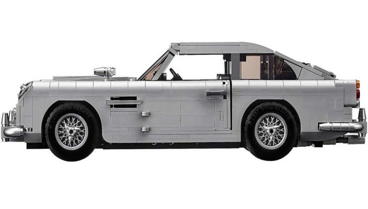 Aston Martin DB5 di James Bond diventa un set LEGO - Foto 12 di 15