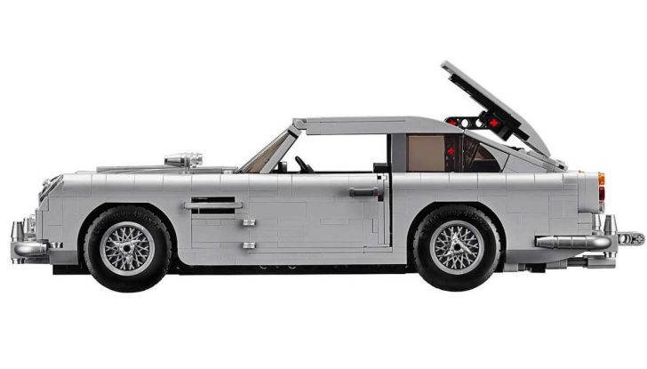 Aston Martin DB5 di James Bond diventa un set LEGO - Foto 13 di 15