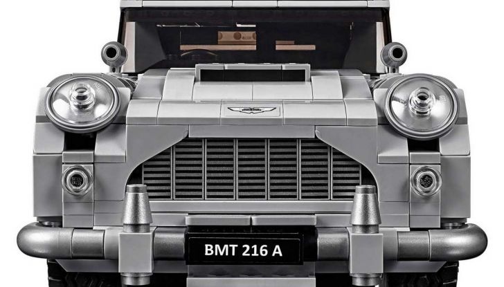 Aston Martin DB5 di James Bond diventa un set LEGO - Foto 9 di 15