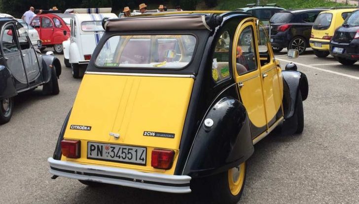 Citroen 2CV 70th Anniversary prova su strada e storia dell’auto - Foto 2 di 7