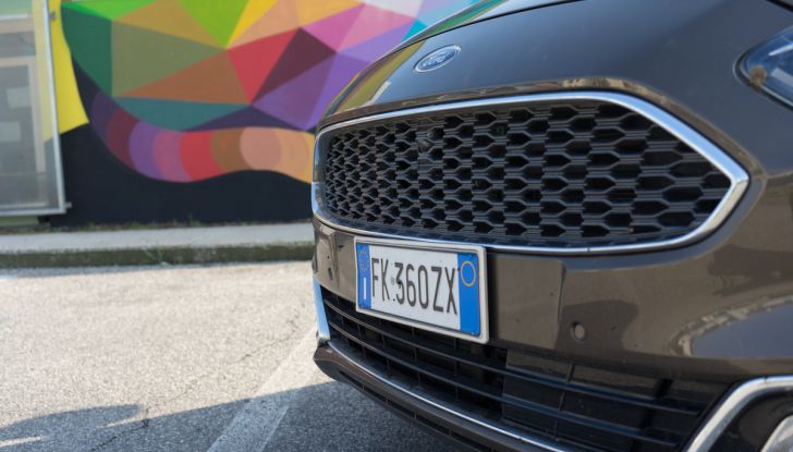 Ford S-Max Vignale, prova su strada: monovolume da 180CV e 7 posti - Foto 8 di 32