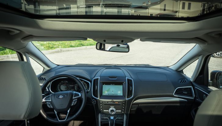 Ford S-Max Vignale, prova su strada: monovolume da 180CV e 7 posti - Foto 22 di 32