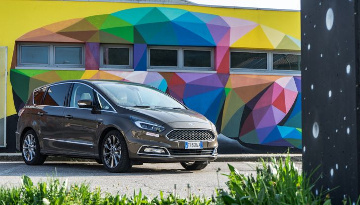 Ford S-Max Vignale, prova su strada: monovolume da 180CV e 7 posti - Foto 2 di 32