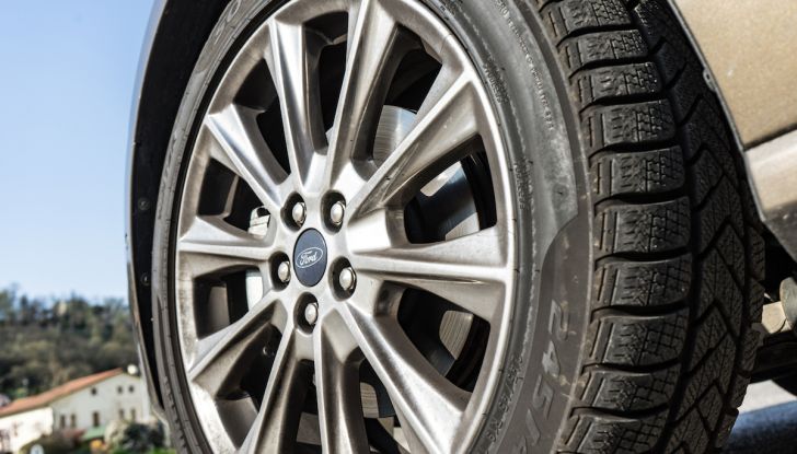 Ford S-Max Vignale, prova su strada: monovolume da 180CV e 7 posti - Foto 29 di 32