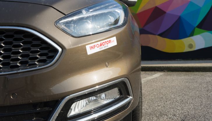 Ford S-Max Vignale, prova su strada: monovolume da 180CV e 7 posti - Foto 31 di 32