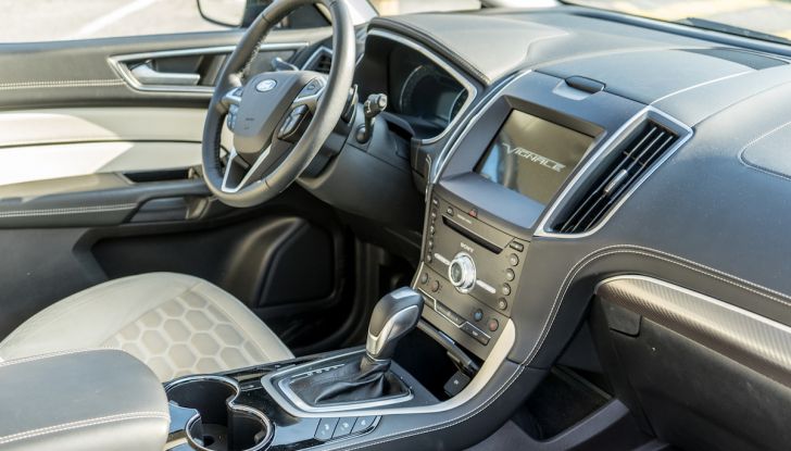 Ford S-Max Vignale, prova su strada: monovolume da 180CV e 7 posti - Foto 6 di 32
