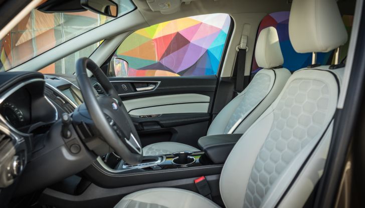 Ford S-Max Vignale, prova su strada: monovolume da 180CV e 7 posti - Foto 16 di 32