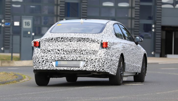 Nuova Hyundai i40 2020: berlina senza compromessi verso la guida autonoma - Foto 20 di 26