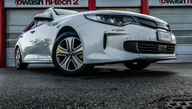 Kia Optima SW Plug-In Hybrid prova su strada, consumi e prestazioni - Foto 13 di 54