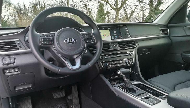 Kia Optima SW Plug-In Hybrid prova su strada, consumi e prestazioni - Foto 36 di 54