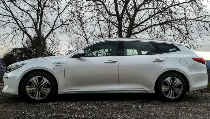 Kia Optima SW Plug-In Hybrid prova su strada, consumi e prestazioni - Foto 3 di 54
