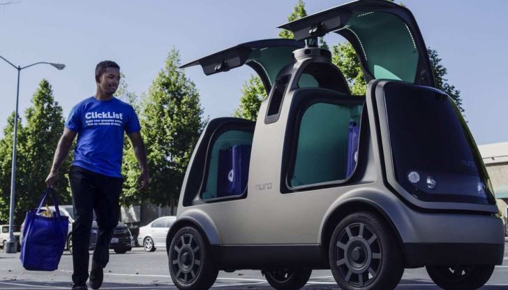 L’auto a guida autonoma consegna la spesa ordinata online - Foto 4 di 6