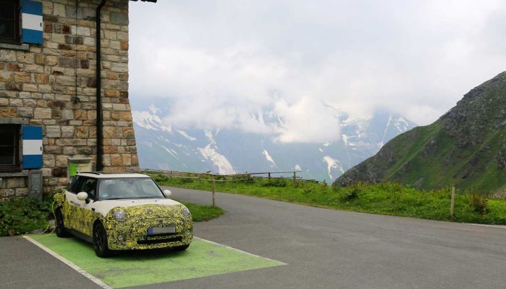 MINI Cooper E elettrica 2019 quasi pronta al debutto - Foto 14 di 14