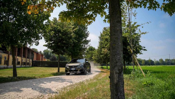 Peugeot 3008 con nuovo cambio EAT8 provata su strada - Foto 23 di 30